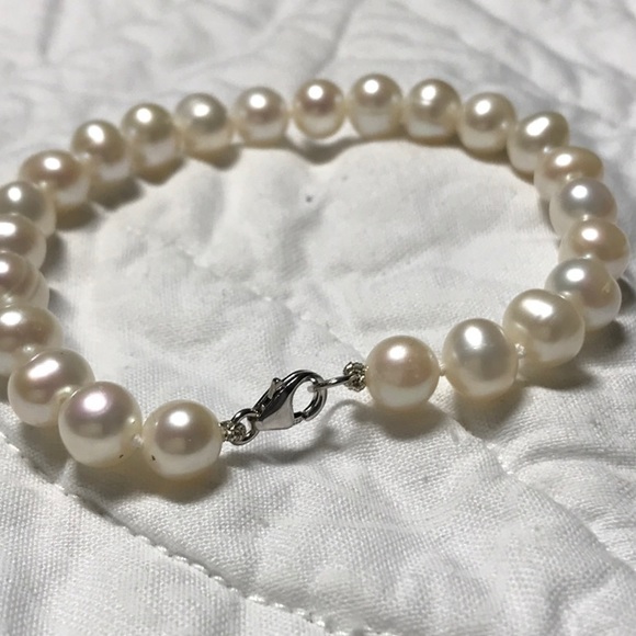 Faux pearl stretch bracelet - Picture 4 of 4